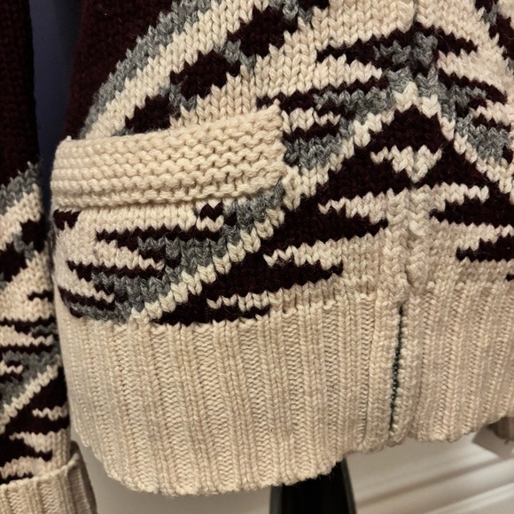 Aritzia TNA Cowichan Sweater Medium (fits like a S), 100% Lambswool - Picture 4 of 11